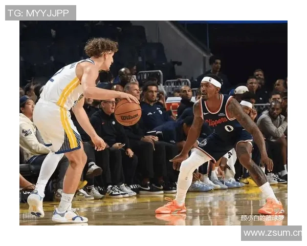 比尔首场比赛表现出色上半场完美命中率贡献12分2篮板正负值5