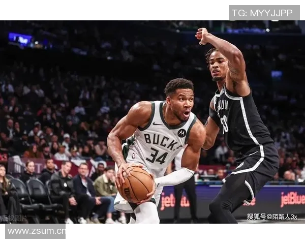 克拉克斯顿上半场表现惊艳7投5中砍下11分8篮板外线命中率完美